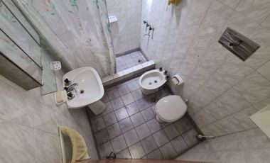 Casa para 2 Familias en venta en Temperley Este