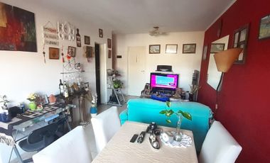 VENTA DE DEPARTAMENTO DE 2 AMB, AL FRENTE, CON COCHERA EN VILLA BALLESTER