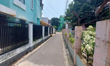 Disewa Rumah di Duren Sawit Jaktim -  Cocok untuk tempat Usaha, parkir hanya motor. Dekat dengan Sekolah