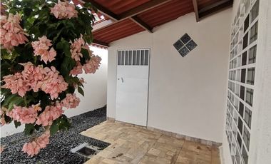 SE VENDE CASA EN ISLA MONTELIMAR