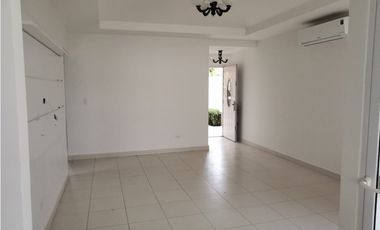 SE VENDE CASA EN ISLA MONTELIMAR