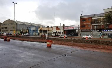 Local comercial en venta sobre av. Perón moron haedo