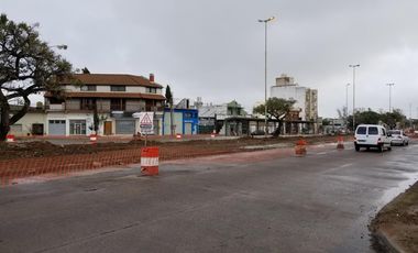 Local comercial en venta sobre av. Perón moron haedo