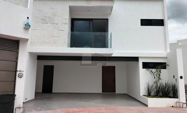 Casa sola en venta en Lombardía, Irapuato, Guanajuato