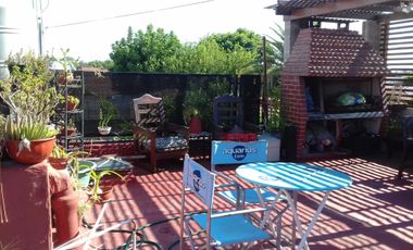 Amplio PH - 2 dorm y terraza - F. Beltran 400 Lomas