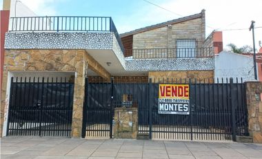 CASA EN CASANOVA CENTRO