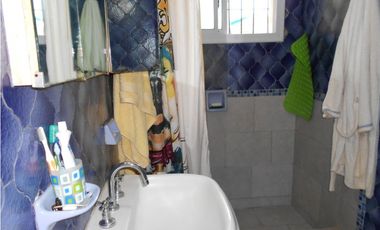 Chalet 3 ambientes con patio y garage