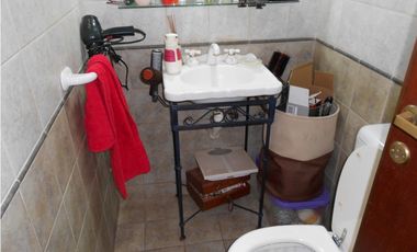 Chalet 3 ambientes con patio y garage