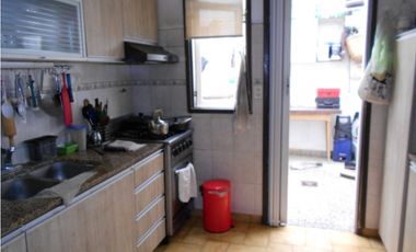 Chalet 3 ambientes con patio y garage