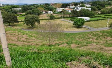 VENDEMOS LOTE CAMPESTRE CON EXCELENTE VISTA EN CARTAGO