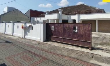 RUMAH STRATEGIS DEKAT UGM - JL. KALIURANG KM 7