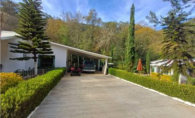 Casa de Campo en Venta en club ecológico salida Mil Cumbres $6,850,000