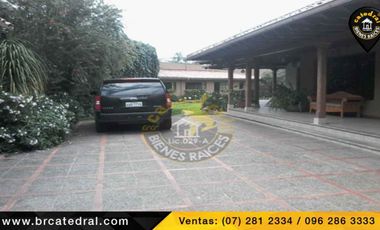 Villa Casa Edificio de venta en El Crea – código:10878