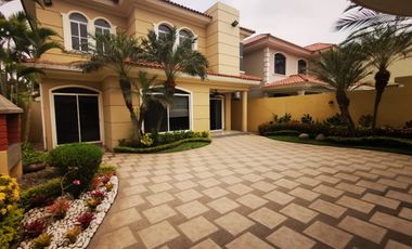 Villa en Venta en Samborondón