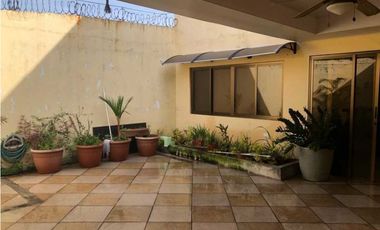 Se Vende Hermosa Casa Dúplex de Esquina en Cerro Viento