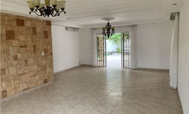 Se Alquila Casa Dúplex en Costa Del Este $ 3.500 AB