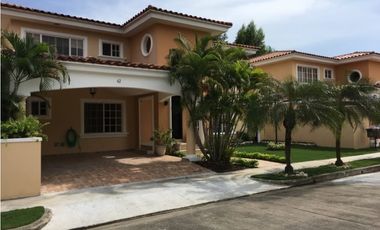 Se Alquila Casa Dúplex en Costa Del Este $ 3.500 AB
