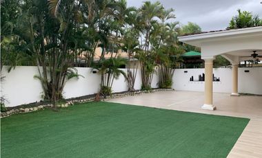 Se Alquila Casa Dúplex en Costa Del Este $ 3.500 AB