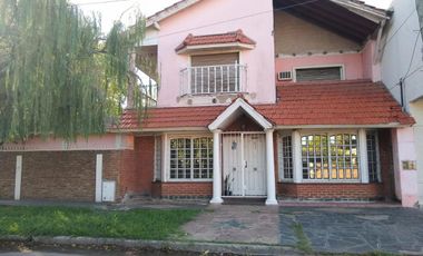 Casa en  Venta de 5 ambientes en Florencio Varela