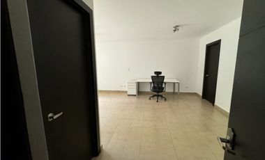 SE ALQUILA APARTAMENTO- CLAYTON- $ 2700