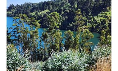 SE VENDEN TERRENOS CON VISTA A LA LAGUNA. IDAHUE