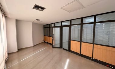 Oficina en Arriendo en Cañaveral – Amplia, Funcional y Bien Ubicada. Cod A9385