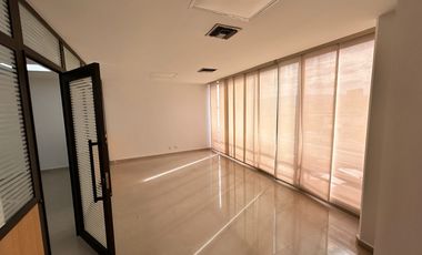 Oficina en Arriendo en Cañaveral – Amplia, Funcional y Bien Ubicada. Cod A9385