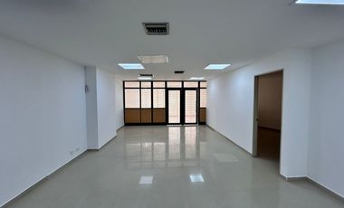 Oficina en Arriendo en Cañaveral – Amplia, Funcional y Bien Ubicada. Cod A9385
