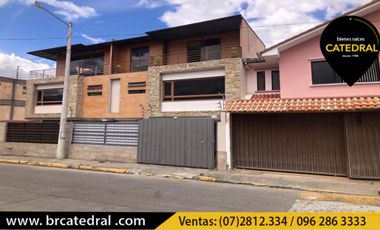Villa Casa Edificio de venta en Puertas del Sol – código:20588