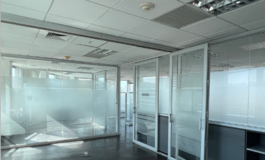 Oficina en Arriendo en Torre Paris/ Metro Los Leones