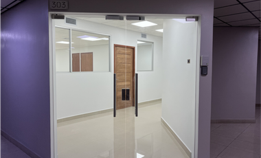SE ALQUILA OFICINA  EN AVENIDA BALBOA 122MTS $ 1100