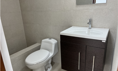 SE ALQUILA OFICINA  EN AVENIDA BALBOA 122MTS $ 1100