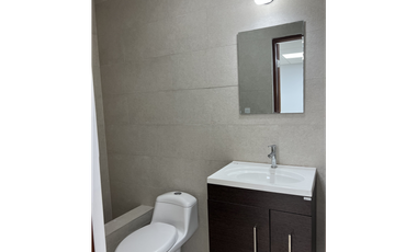SE ALQUILA OFICINA  EN AVENIDA BALBOA 122MTS $ 1100