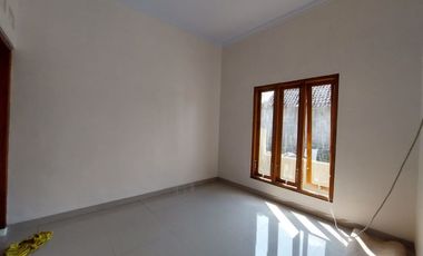 RUMAH SIAP HUNI DI NGAGLIK SLEMAN, 1KM DARI JAKAL