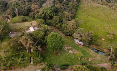 finca en venta en colombia / cundinamarca / guaduas /  vereda la cum. Cod V9412587