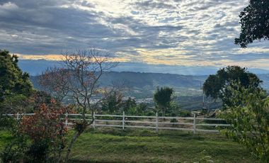 finca en venta en colombia / cundinamarca / guaduas /  vereda la cum. Cod V9412587