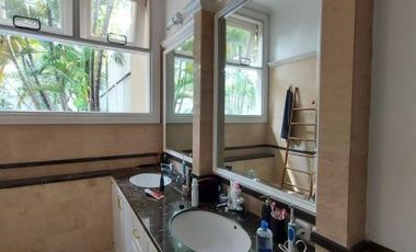 DIJUAL RUMAH CANTIK dgn KOLAM RENANG di Jl KEMANG DALAM, JAKSEL