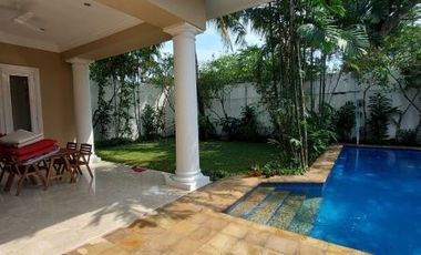 DIJUAL RUMAH CANTIK dgn KOLAM RENANG di Jl KEMANG DALAM, JAKSEL