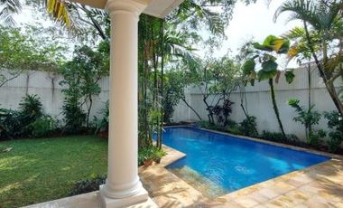 DIJUAL RUMAH CANTIK dgn KOLAM RENANG di Jl KEMANG DALAM, JAKSEL