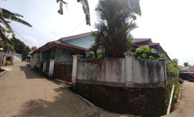 Dijual Rumah Hoek 500 m dibelakang Perumahan Shilla Sawangan Golf Bojongsari Depok Murah
