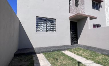 Duplex en  Venta en Berazategui de 3 ambientes con entrada de auto.