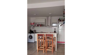 Ph dos ambientes a la venta. Zona San Juan.
