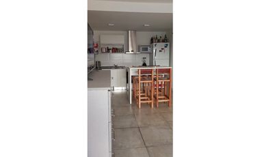 Ph dos ambientes a la venta. Zona San Juan.