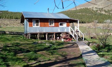 Chacra de 6 has con vivienda a metros portada de Esquel