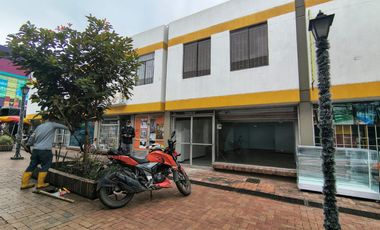 local en arriendo en ricaurte. Cod A123392