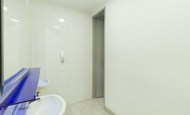 edificio en arriendo en montevideo-fontibón. Cod A1400962