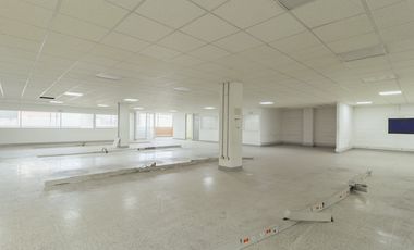 edificio en arriendo en montevideo-fontibón. Cod A1400962