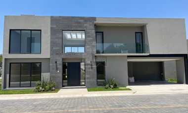 Casa Nueva en Venta en zona residencial San Mateo Atenco