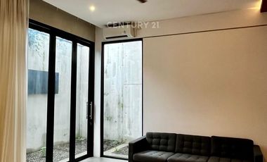 Rumah 3 Lantai Di CitraGrand Cibubur CBD