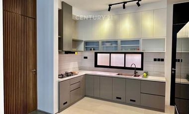 Rumah 3 Lantai Di CitraGrand Cibubur CBD